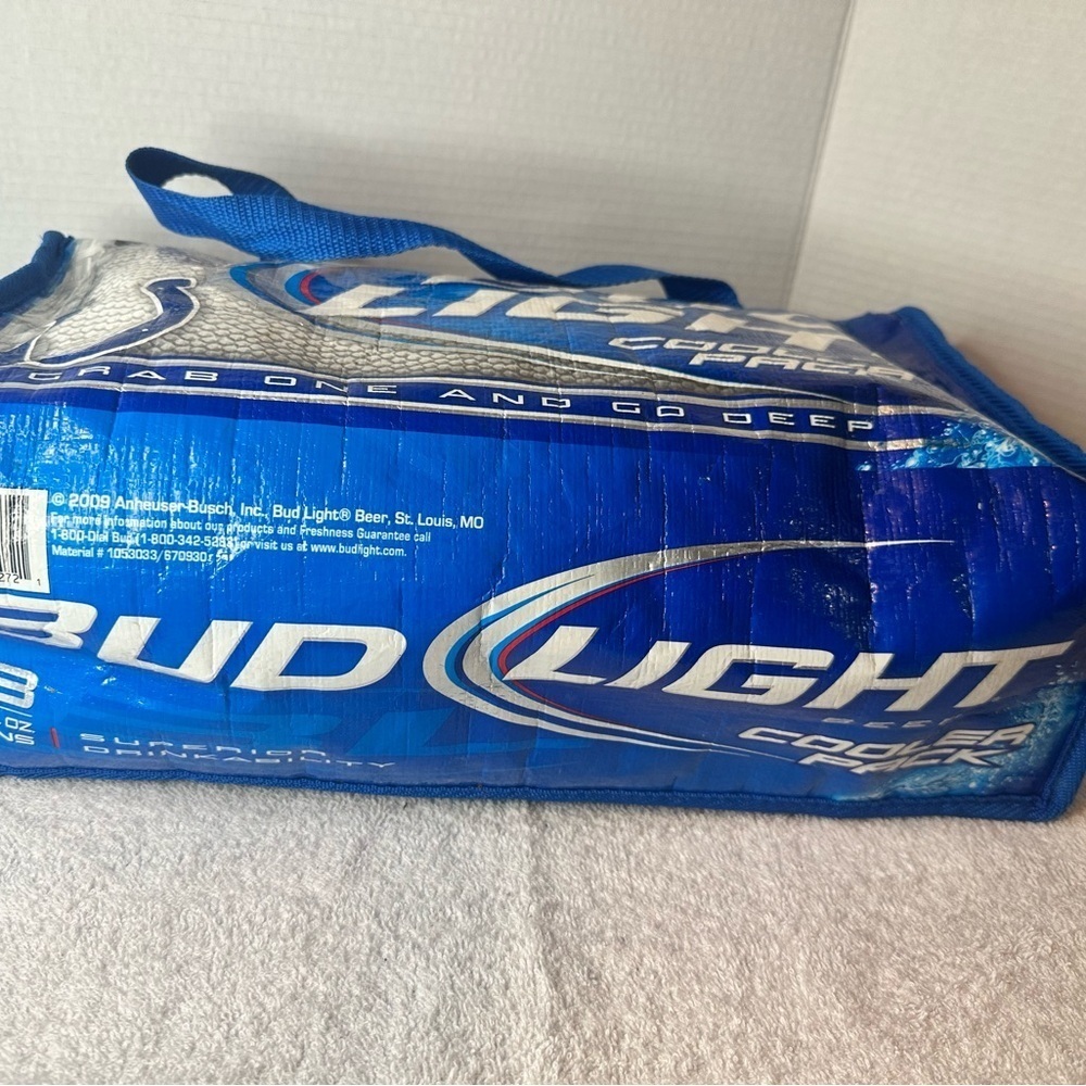Bud Light Budweiser 18 Can Insulated Cooler Bag Pack Collectible Ad 2009 EUC - Picture 5 of 6